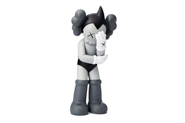 Paddle8 拍賣珍貴 KAWS 玩偶