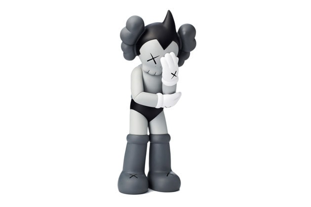 Paddle8 拍賣珍貴 KAWS 玩偶