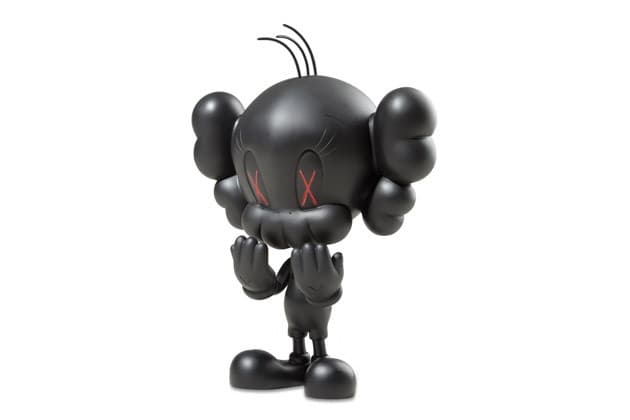 Paddle8 拍賣珍貴 KAWS 玩偶