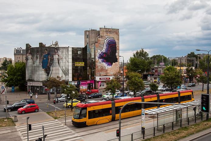 1010 於華沙街頭創作大型壁畫