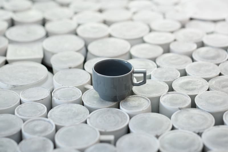 Yusuke Seki 於波佐見瓷店中打造陶瓷裝置