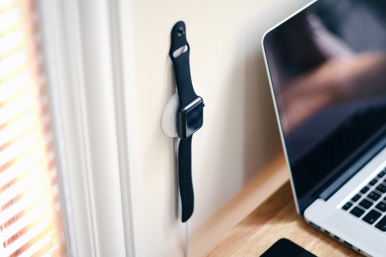Apple Watch 掛立式充電座 KERO Cling