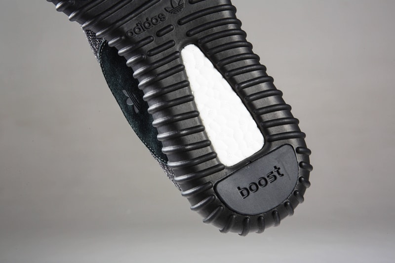 近賞 adidas Originals Yeezy Boost 350 全黑配色