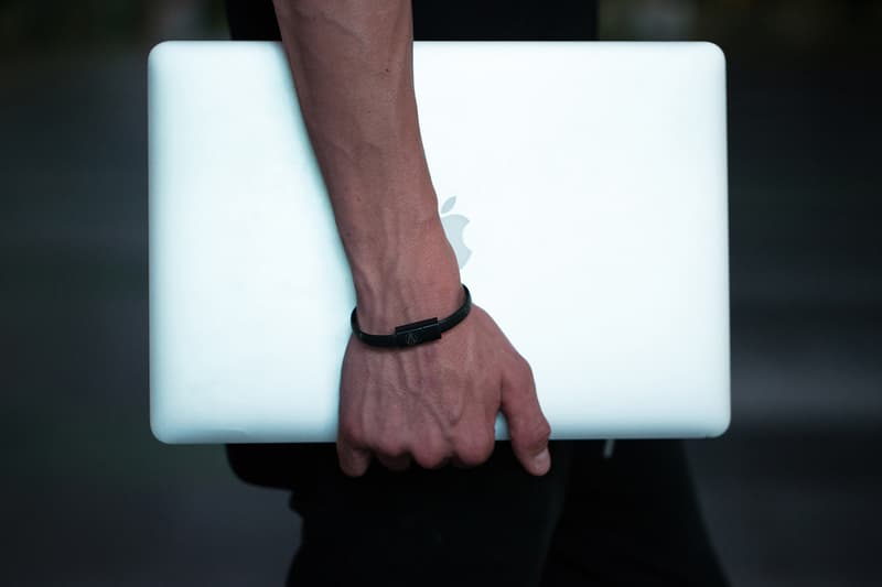 Adapt Technology「Base」充電手環