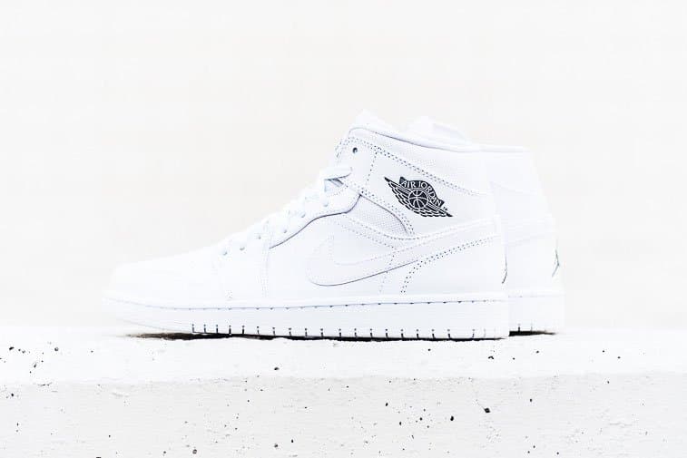 Air Jordan 1 Mid 全白配色