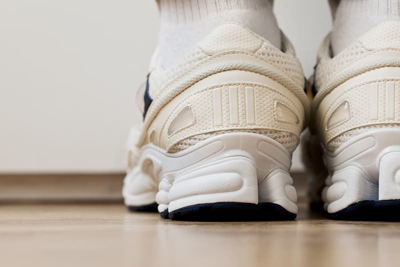 Raf Simons x adidas Originals 2015 秋冬 Ozweego 2 跑鞋