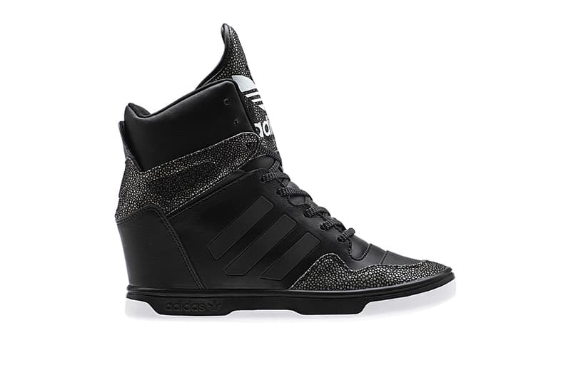 Rita Ora x adidas Originals「Space Shifter」&「Mystic Moon」別注系列