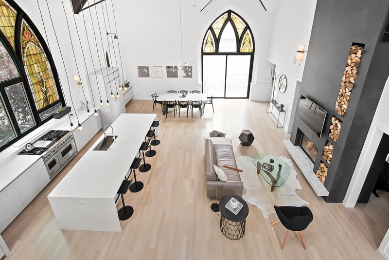 Linc Thelen Design 與 Scrafano Architects 將芝加哥教堂改造成家居空間