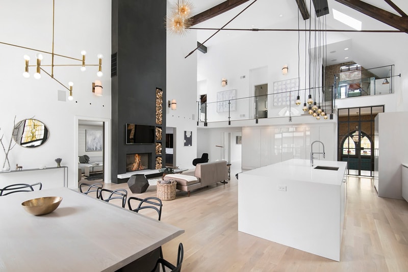 Linc Thelen Design 與 Scrafano Architects 將芝加哥教堂改造成家居空間