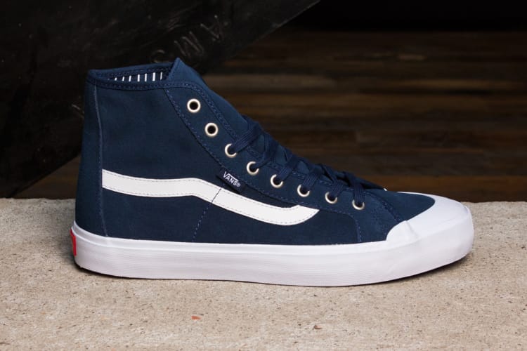 Vans Surf Black Ball Hi 系列「Dress Blues & White」全新配色