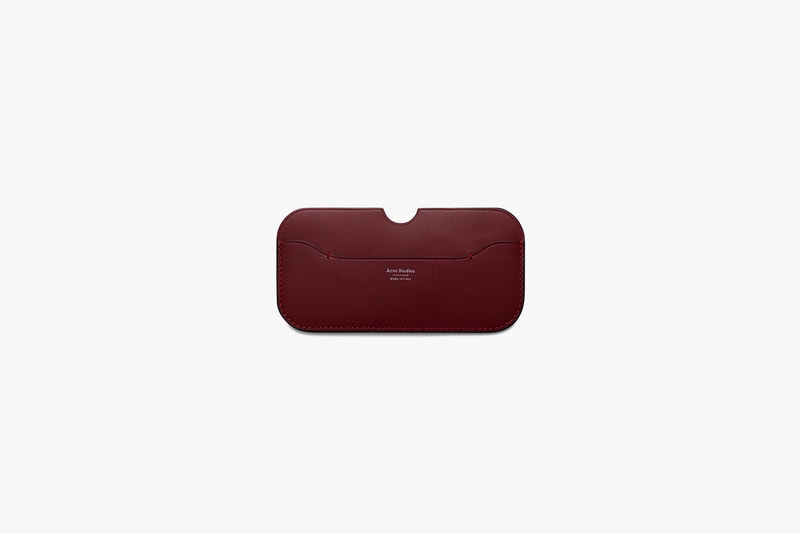 Acne Studios 推出全新皮革配件小物系列