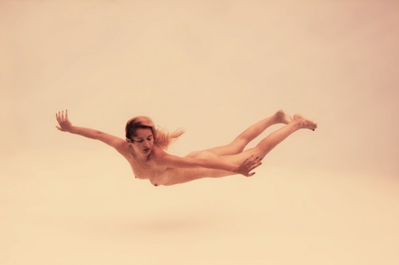 Adeline Mai《Dreamy Underwater Nudes》攝影集