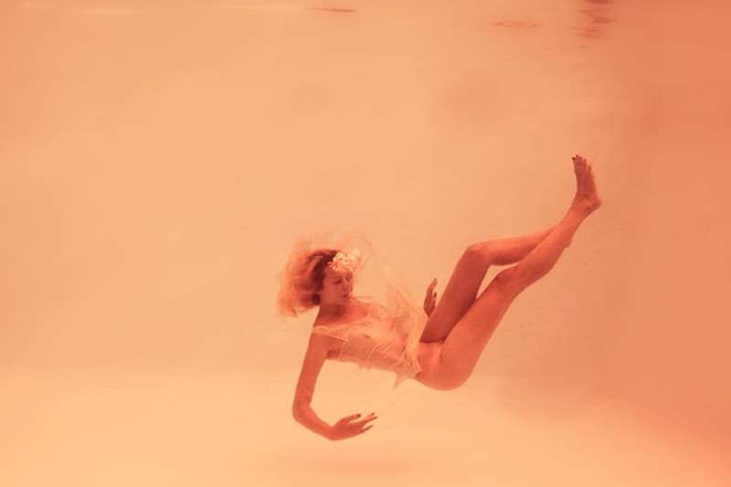 Adeline Mai《Dreamy Underwater Nudes》攝影集