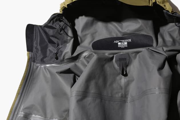 BEAMS x Arc'teryx  聯名 Beta SL Jacket 設計