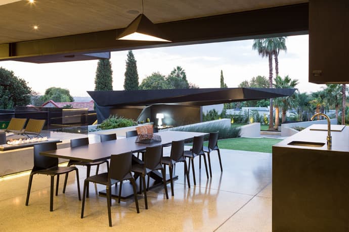 Nico Van Der Meulen 於南非打造 Kloof Road House