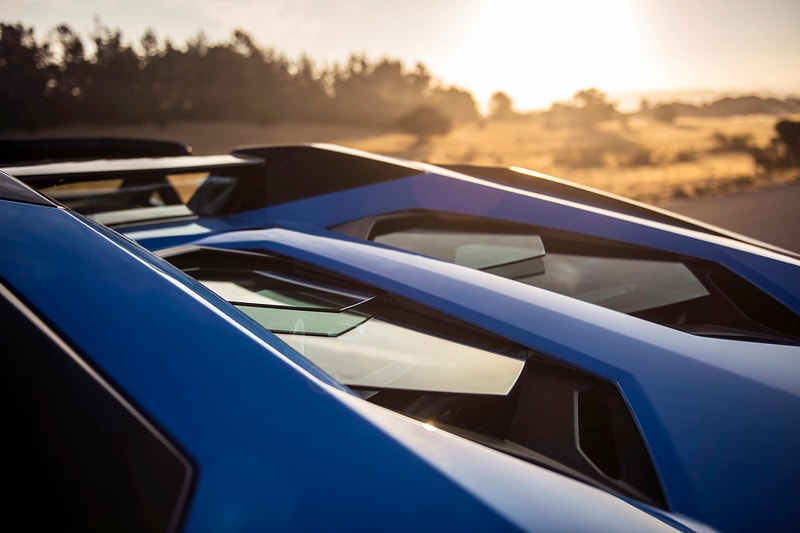 細覽 Lamborghini Aventador LP750-4 SV Roadster 超跑