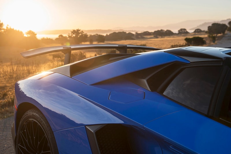 細覽 Lamborghini Aventador LP750-4 SV Roadster 超跑