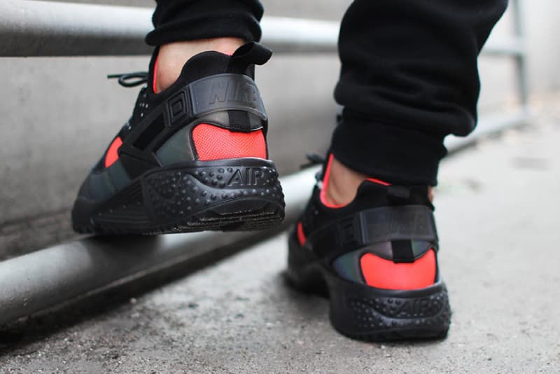 Nike Air Huarache Utility PRM「Bright Crimson」配色