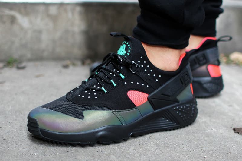 Nike Air Huarache Utility PRM「Bright Crimson」配色