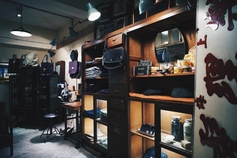 RED CLOUD 香港懷舊牛仔部屋著陸