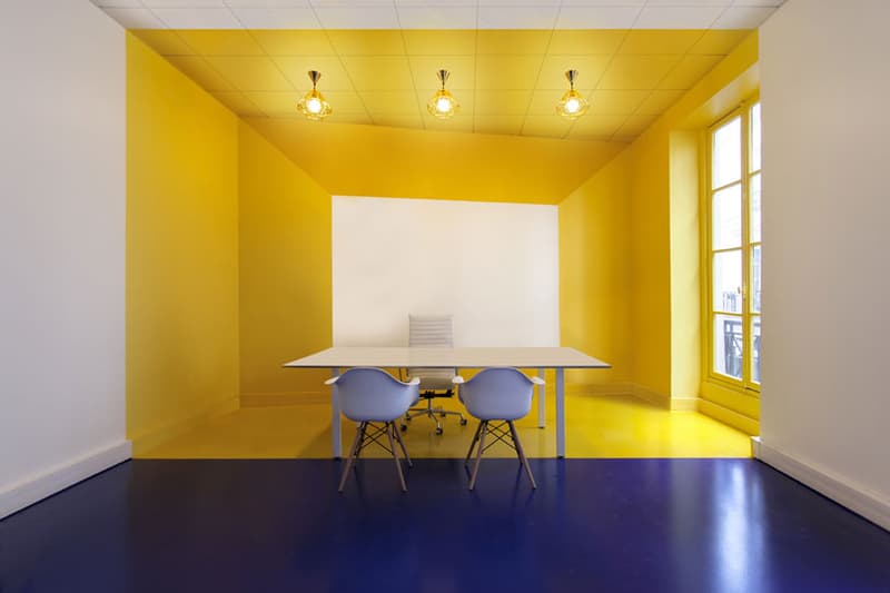 ADYAX 總部通過亮色裝飾調節員工工作情緒