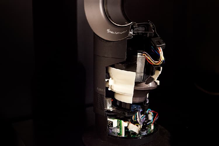 Dyson V6 香港發布 強勁吸力與微塵粒子說再見