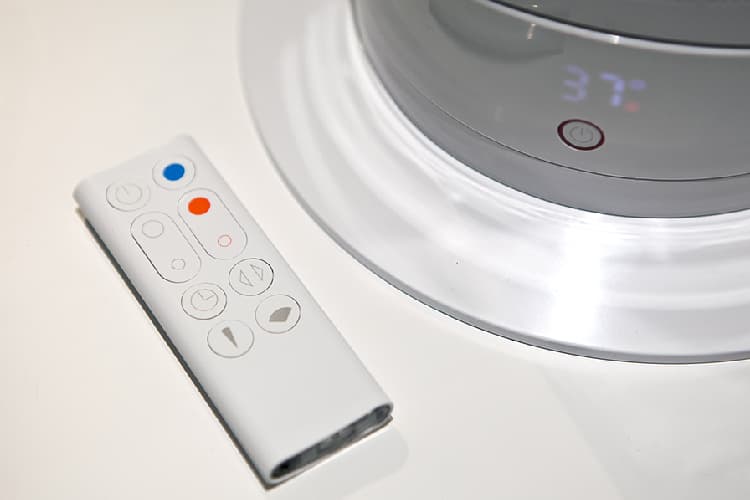 Dyson V6 香港發布 強勁吸力與微塵粒子說再見