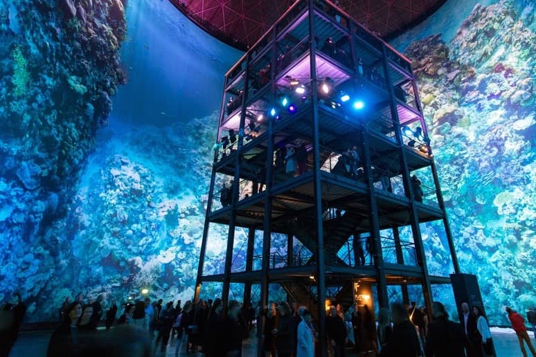 萊比錫 Panometer 展覽空間 1:1 比例複製大堡礁海底世界