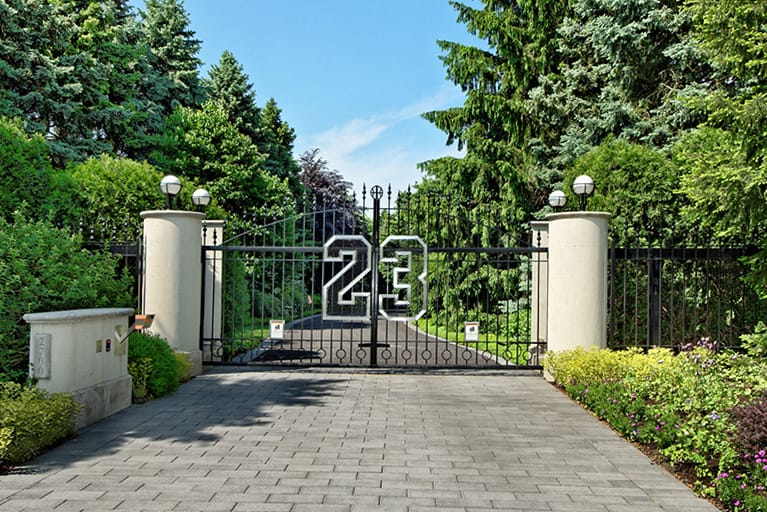 Michael Jordan 再度放售超級豪宅 Michael Jordan House 