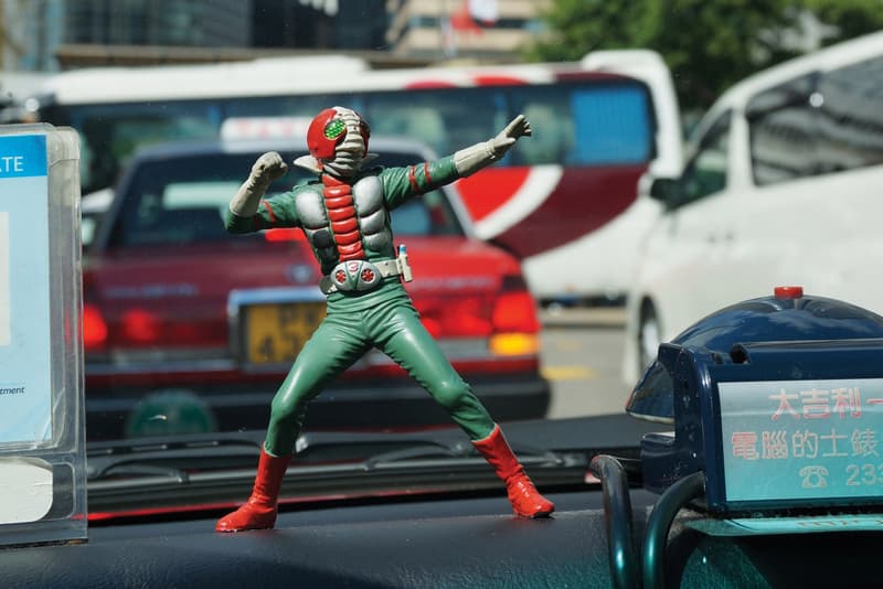 《TAXI ART》：香港的士前座的小天地