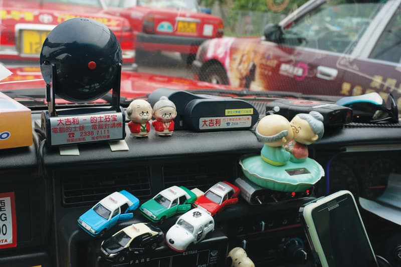 《TAXI ART》：香港的士前座的小天地