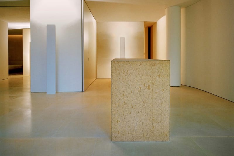 Yeezy Season 2 設計靈感來源於 Claudio Silvestrin 風格公寓