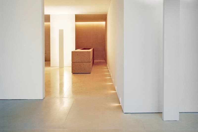 Yeezy Season 2 設計靈感來源於 Claudio Silvestrin 風格公寓