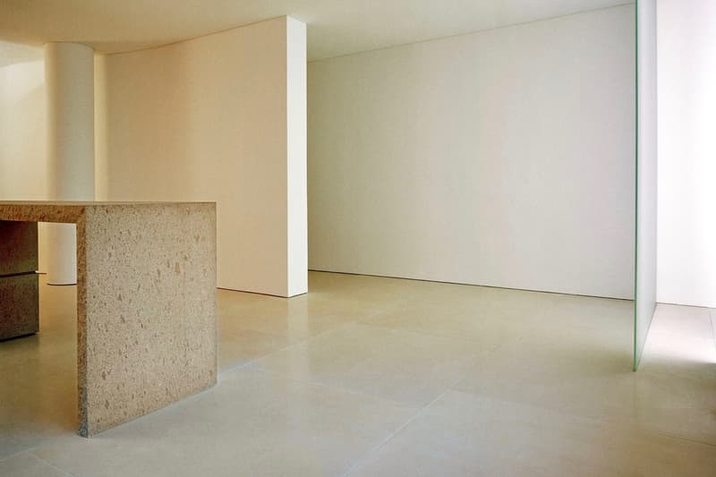 Yeezy Season 2 設計靈感來源於 Claudio Silvestrin 風格公寓