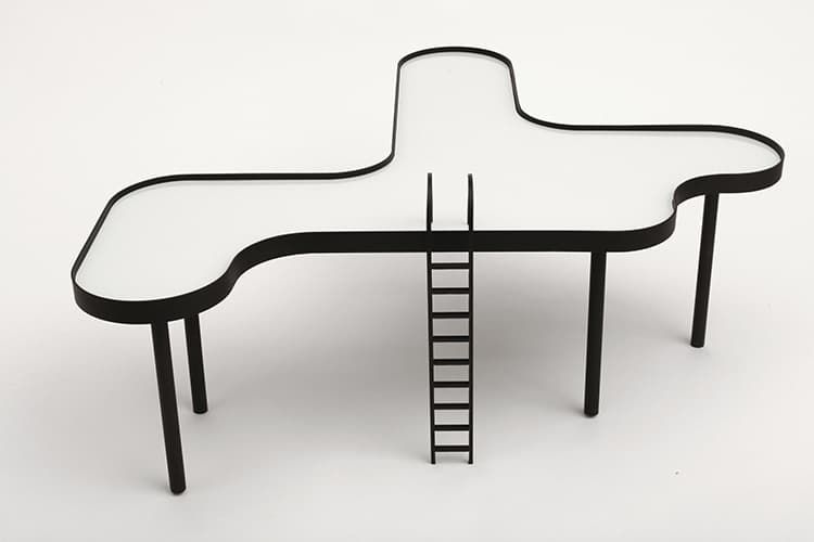 Estúdio Rain 可以「游泳」的桌子