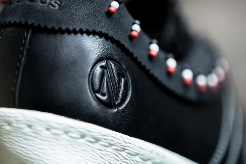 INVINCIBLE x adidas Consortium Superstar 80v「Black」聯名鞋款