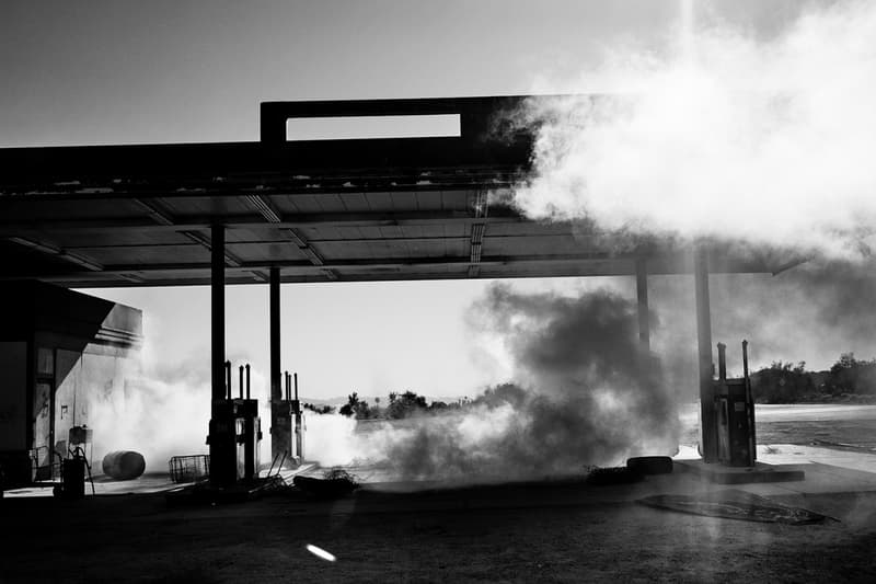 Memorieslab x Ellen von Unwerth 線上概念攝影展覽「BlackOut」