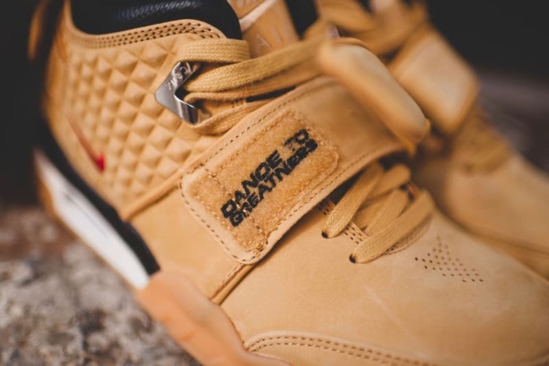 細覽 Nike Air Trainer Cruz 「HAYSTACK」配色設計