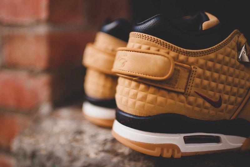 細覽 Nike Air Trainer Cruz 「HAYSTACK」配色設計
