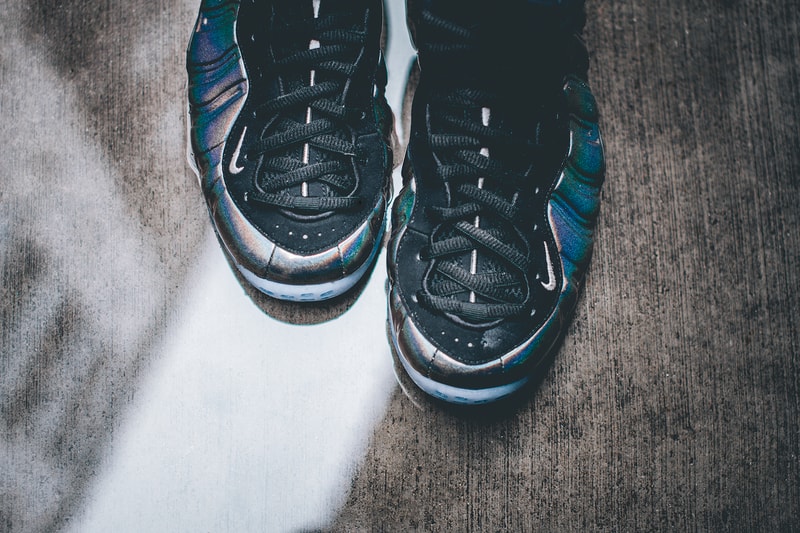 近賞 Nike Air Foamposite One「Hologram」配色