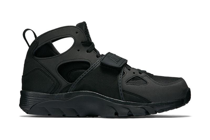 Nike Air Trainer Huarache「Triple Black」配色