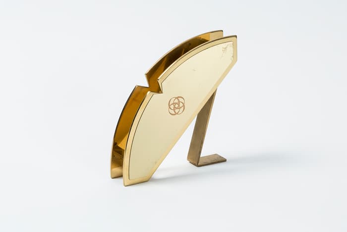 東京大倉飯店拍賣極具紀念價值家具