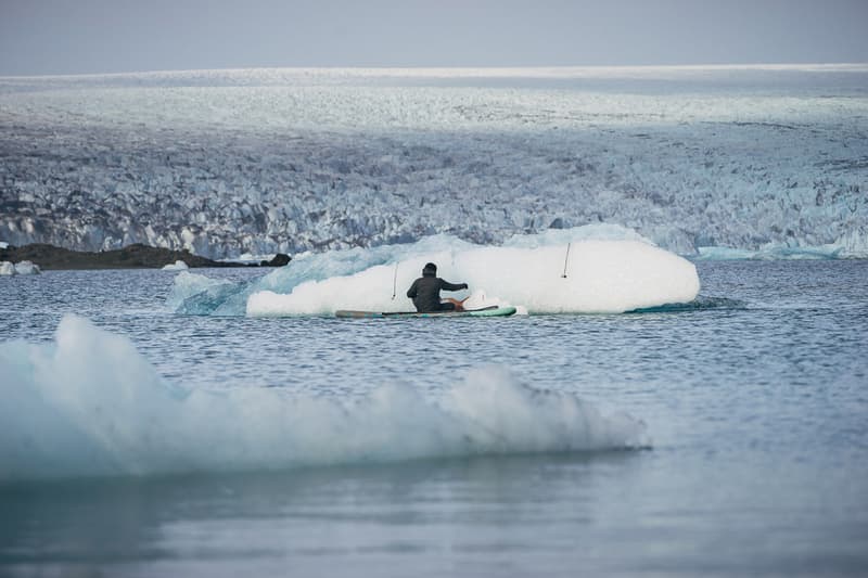 藝術家 Sean Yoro 於冰山上作畫