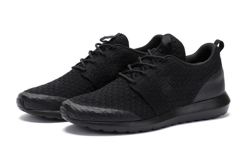 Nike Roshe NM Flyknit SE「Triple Black」配色