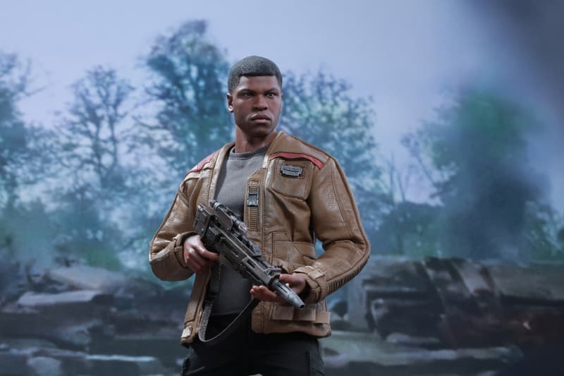 Hot Toys《The Force Awakens》Finn 及 Riot Control Stormtrooper 人偶套裝