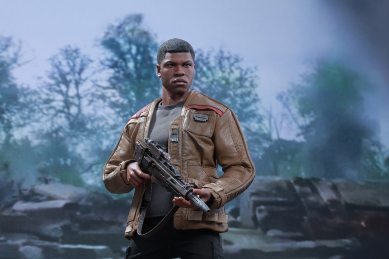 Hot Toys《The Force Awakens》Finn 及 Riot Control Stormtrooper 人偶套裝