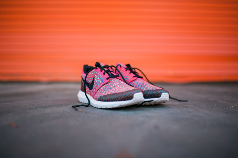 Nike Roshe NM Flyknit SE 全新配色設計「Bright Crimson」