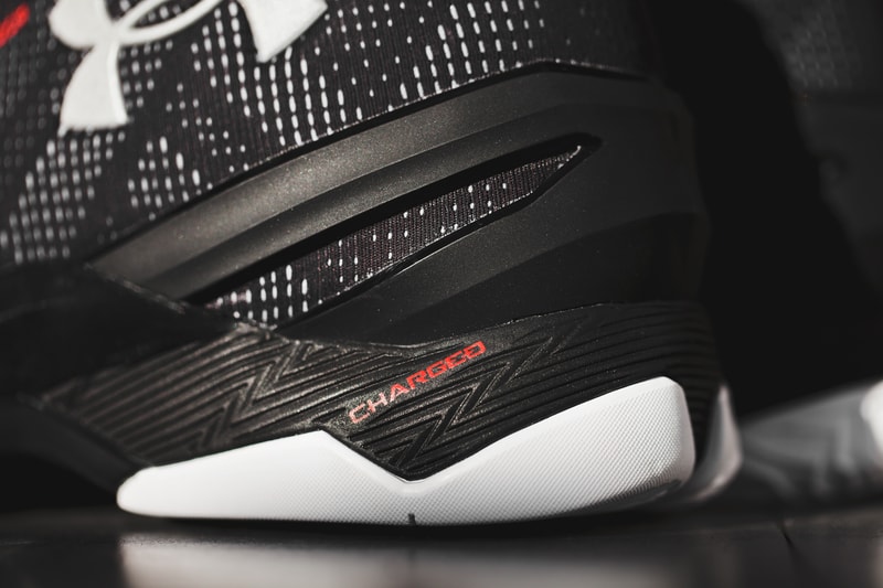 近賞 UNDER ARMOUR 旗下 Stephen Curry 簽名戰靴 Curry 2