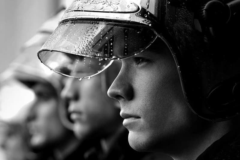 法國消防員為人道慈善團體拍攝 2016 月曆籌款