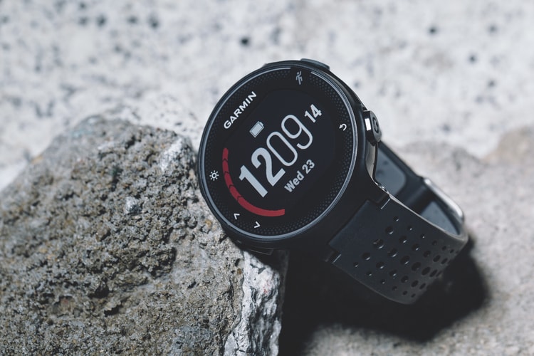 GARMIN 推出全新 Forerunner 235 腕式心率手錶